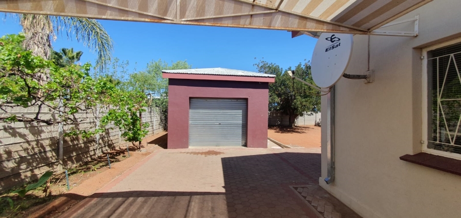 4 Bedroom Property for Sale in Die Rand Northern Cape